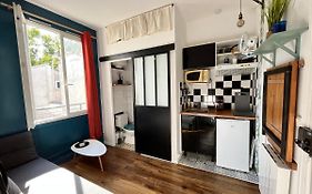 Nice little Apartment center Paris